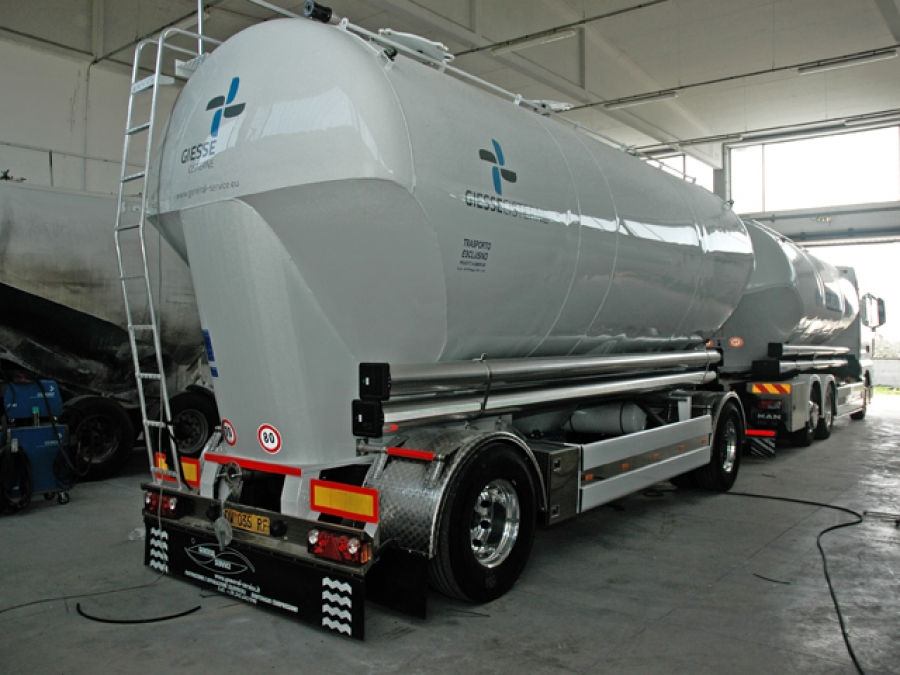 CM 33 T silo trailer